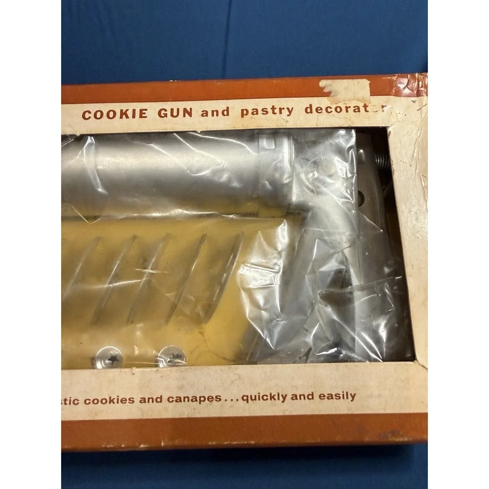 Vintage Wear-Ever Aluminum Cookie Gun and Pastry Decorator Set No. 3365